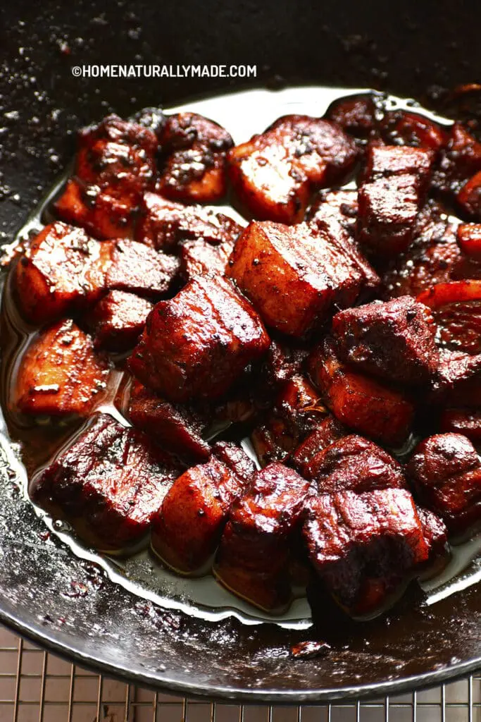 Red Braised Pork Belly {Hong Shao Rou 红烧肉} - HomeNaturallyMade