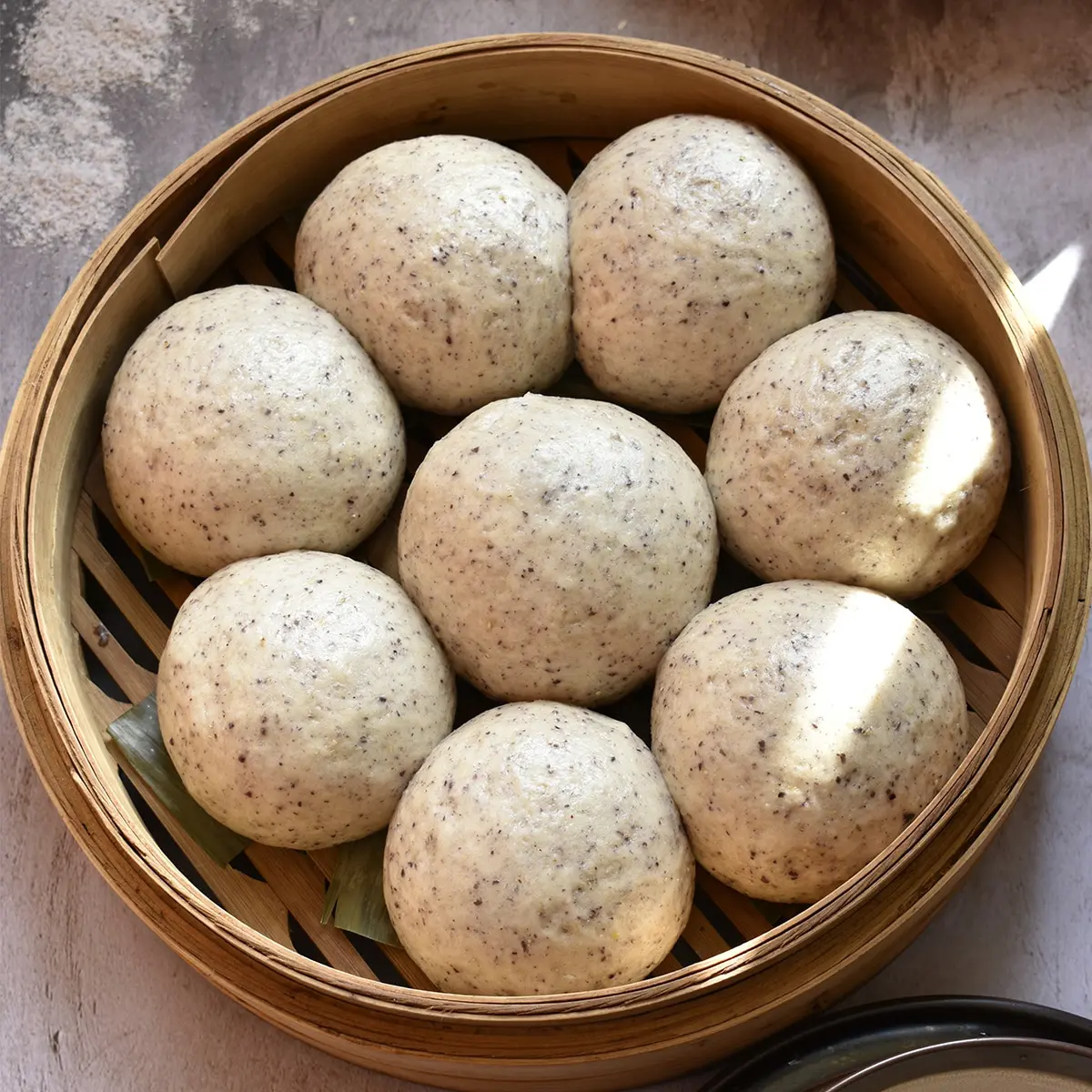 Blue Corn Steamed Buns {Mantou 紫玉米馒头} HomeNaturallyMade