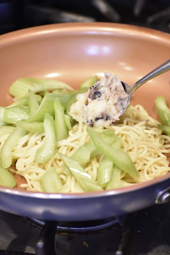 Use Braised Pork Belly Fat for Chinese Stir Fry Noodles