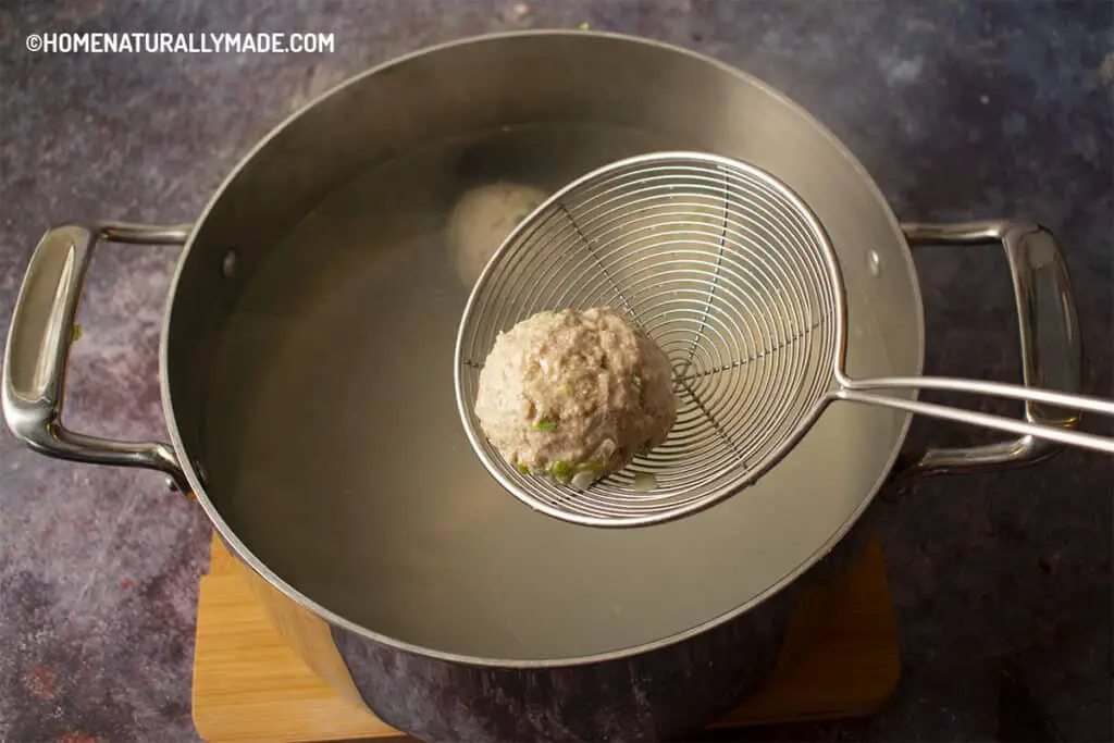 Blanch Pork Meatballs for Braising