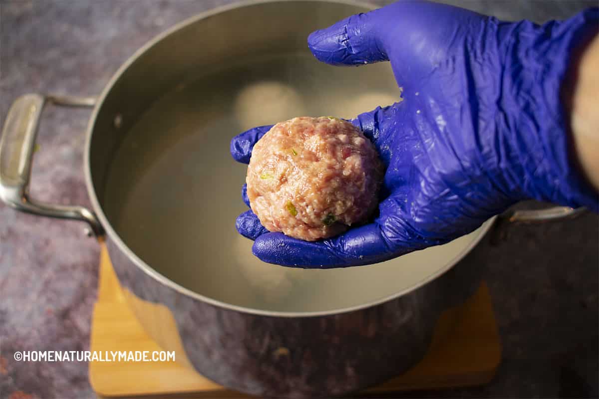 Blanch Pork Meatballs for Braising