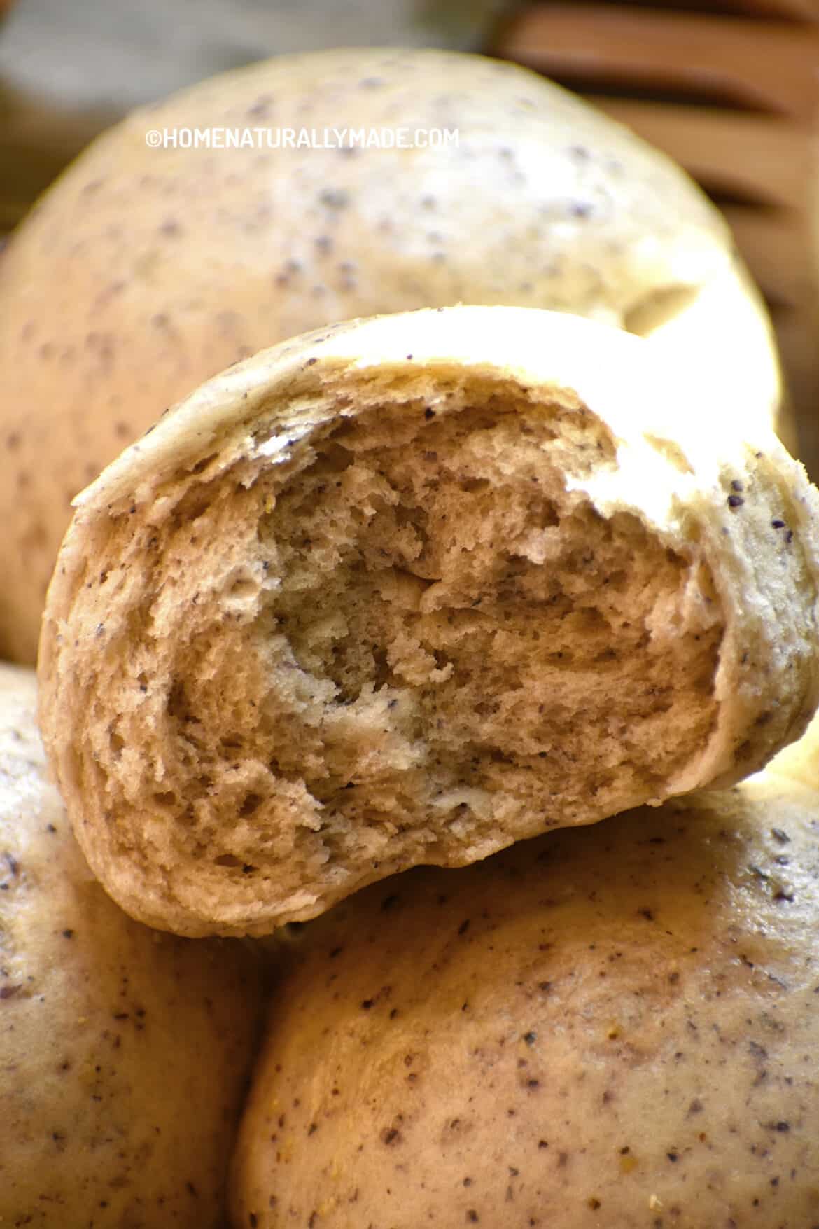 Blue Corn Steamed Buns {Mantou 紫玉米馒头} HomeNaturallyMade