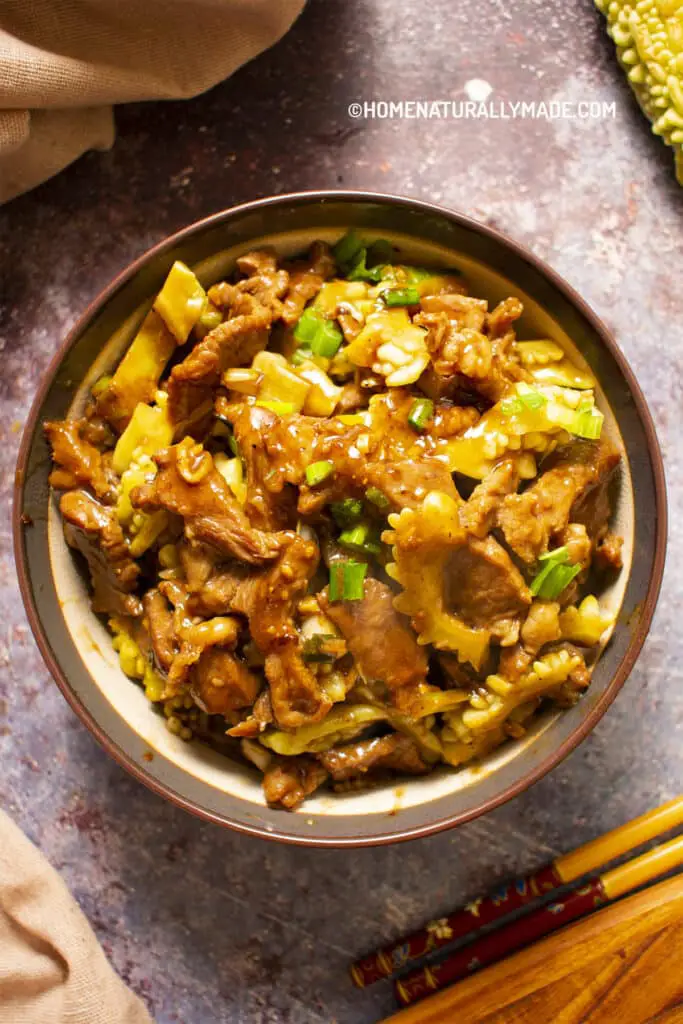 Stir Fried Beef with Bitter Melon {苦瓜炒牛肉}