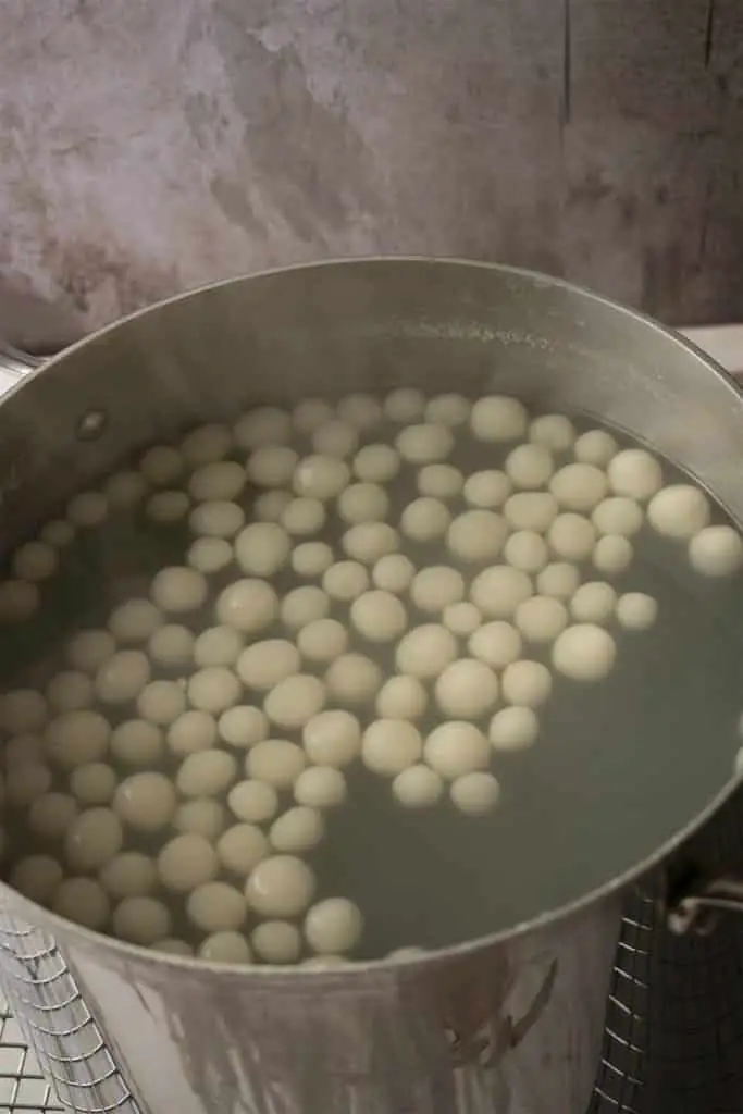 cooking sweet rice mini-balls