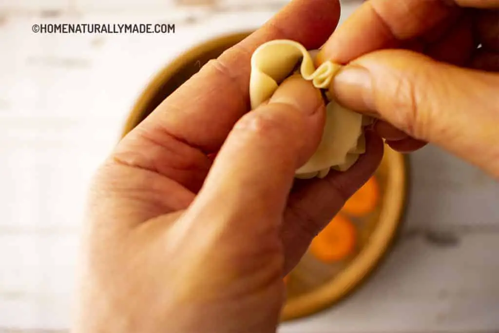 how to wrap shanghai soup dumplings step 4_b