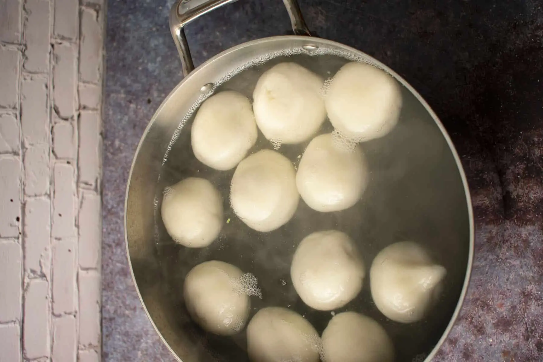 Boil Sweet rice flour dumplings