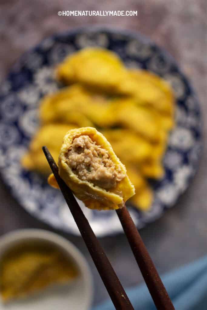 egg dumplings dan jiao (蛋饺)