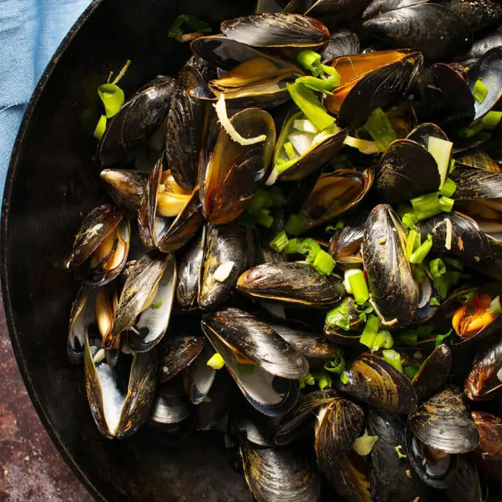 Steamed Mussels {Eas, Yummy, Clean Eating