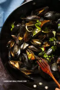 Steamed Mussels {Easy Yummy Chinese Style}