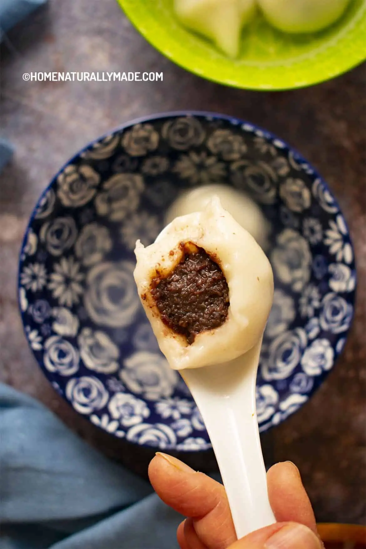 Red Bean Sweet Rice Flour Dumplings {红豆汤圆} | HomeNaturallyMade