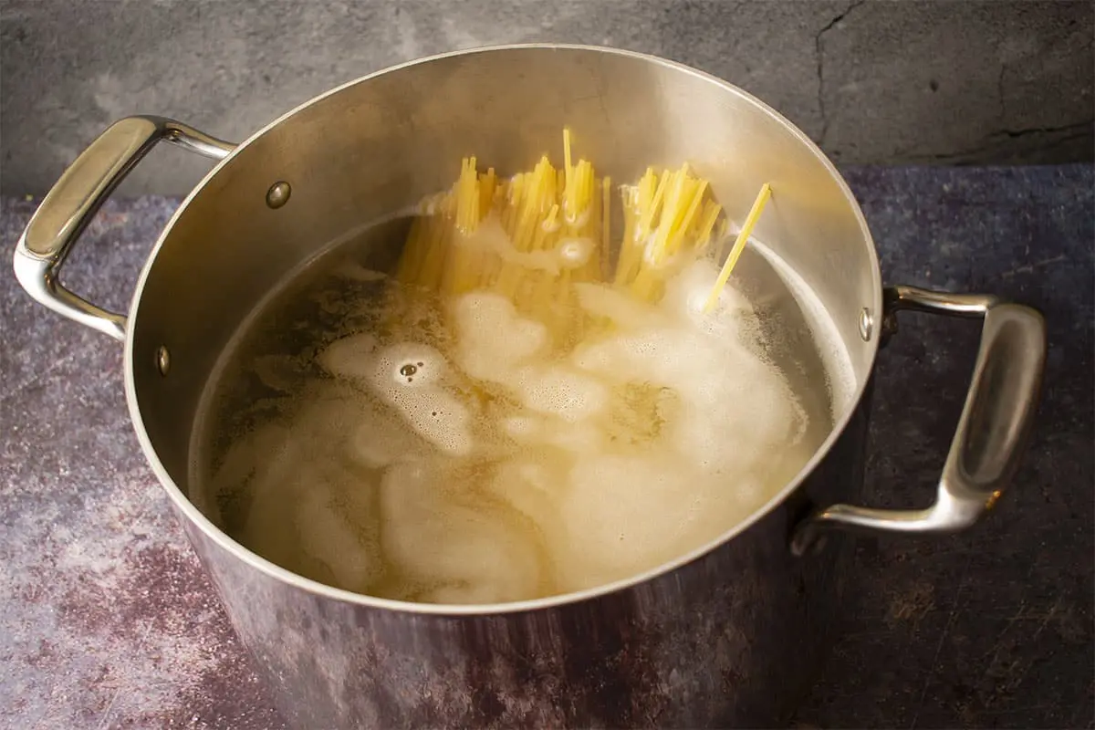 Add Spaghetti to a Large Stockpot Boiling Water