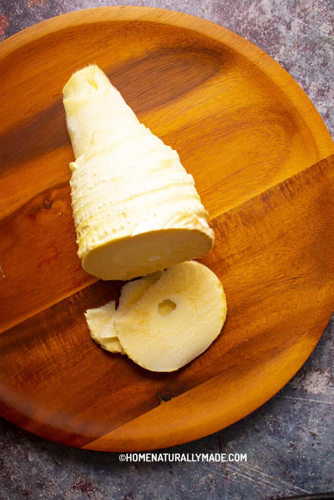 Peeled Winter Bamboo cut into thin slices of rounds