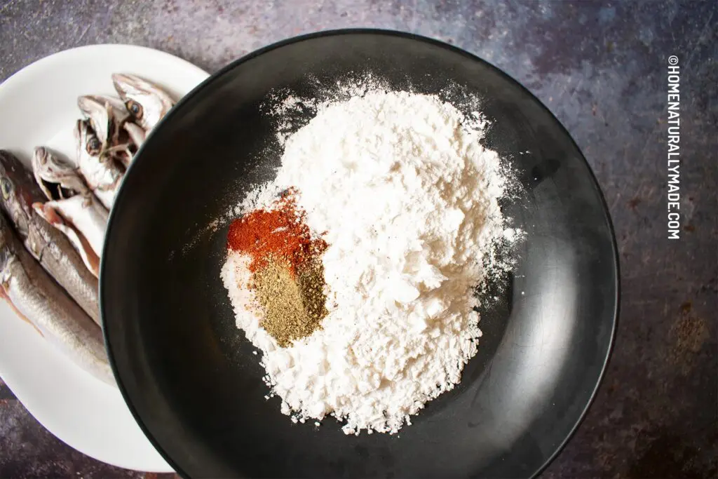 Arrowroot flour with salt, black pepper and paprika