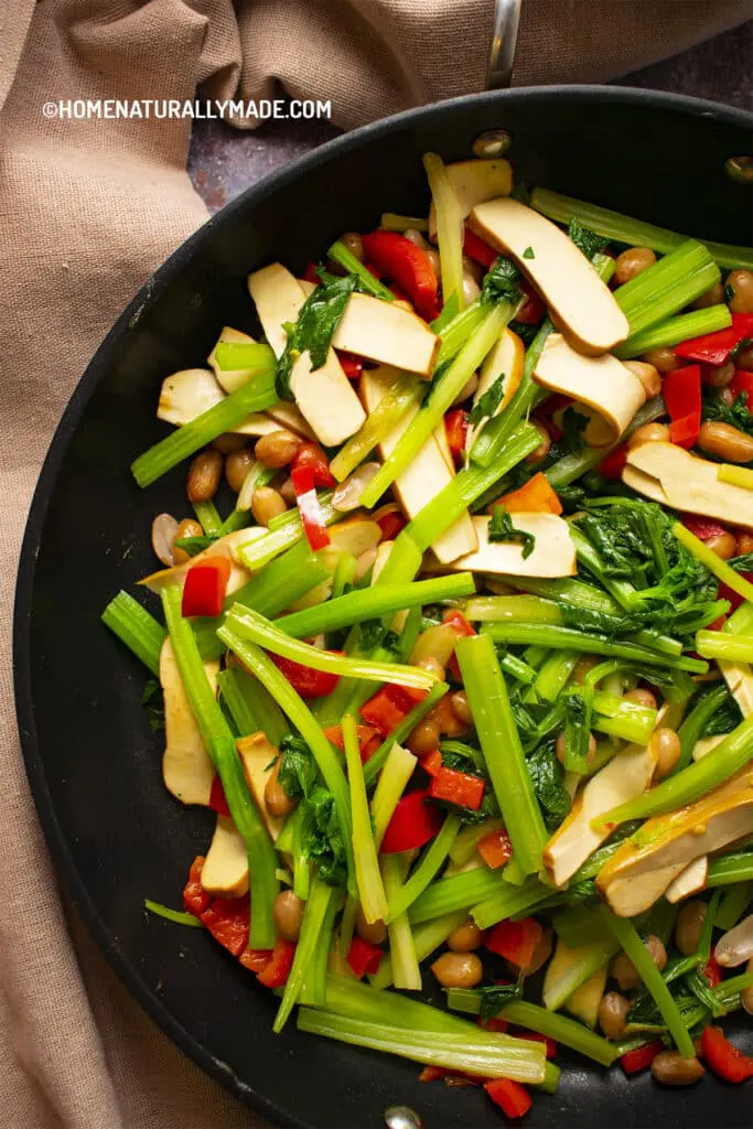 Celery with Tofu and Peanuts Stir Fry {Huai Yang Style Home Cooking}