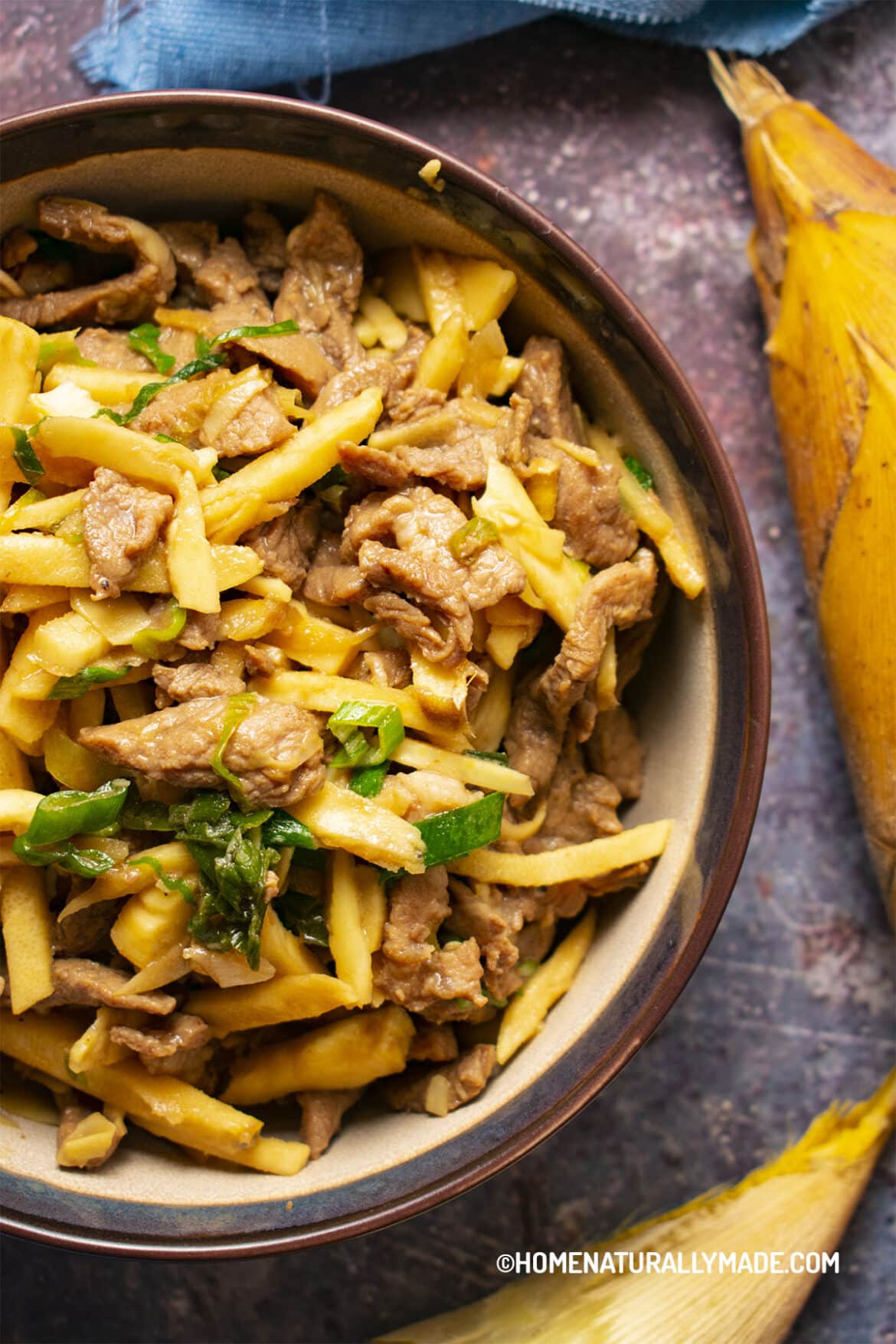 Stir Fried Winter Bamboo and Pork Slices {Dong Sun Chao Rou Si}