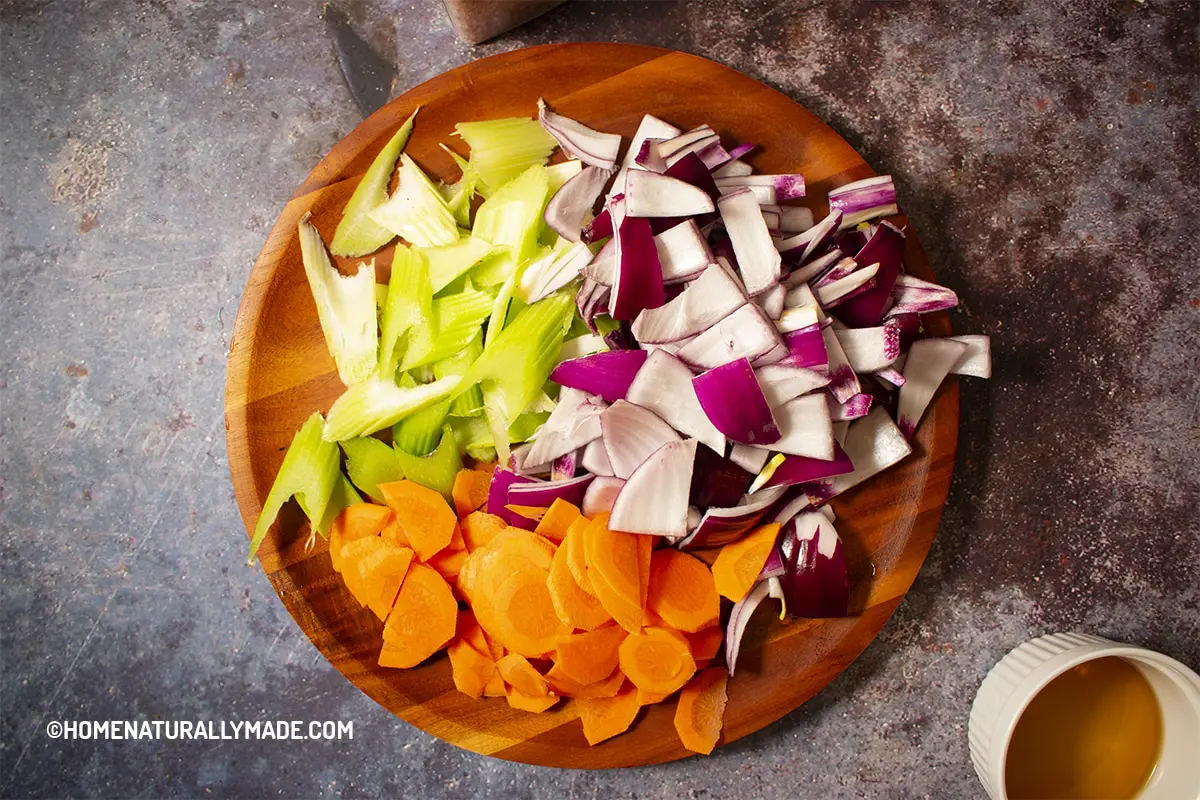 Bite-Size Slices of celery, carrot and red onions for stir fry