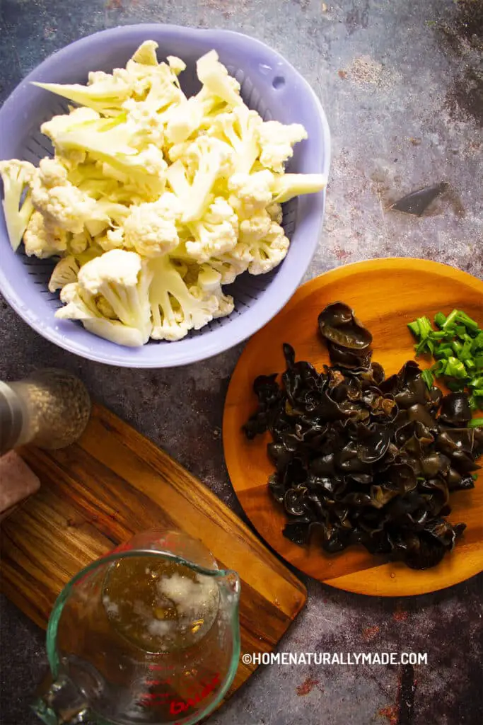 Prepped Cauliflower and Black Fungus for Boiled Cauliflower with Black Fungus Dish