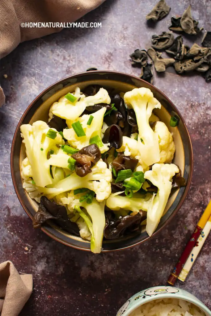 Boiled Cauliflower with Black Fungus in Broth
