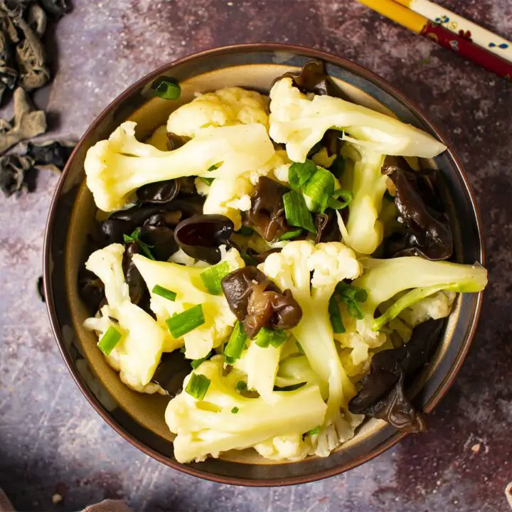 Boiled Cauliflower with Black Fungus in Broth