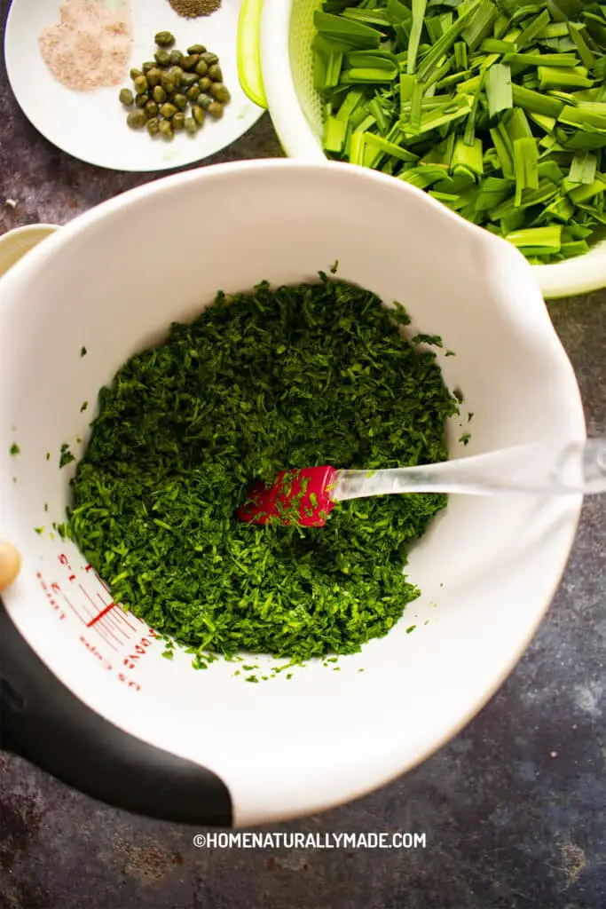 Finely chopped parsley and leek greens