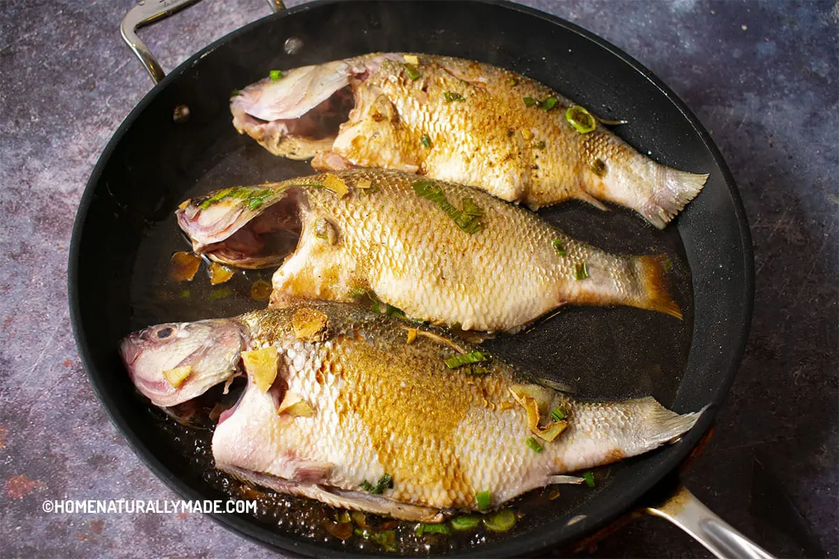 Cooking red braised fish Huai Yang Style using Perch