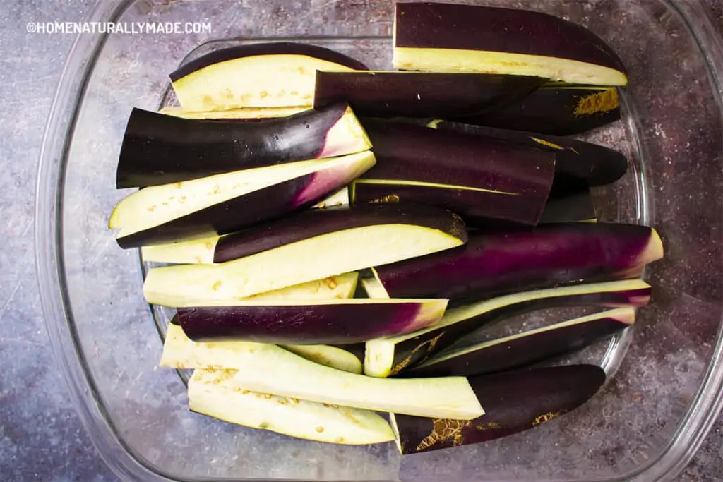 lay eggplant strips flat for steaming