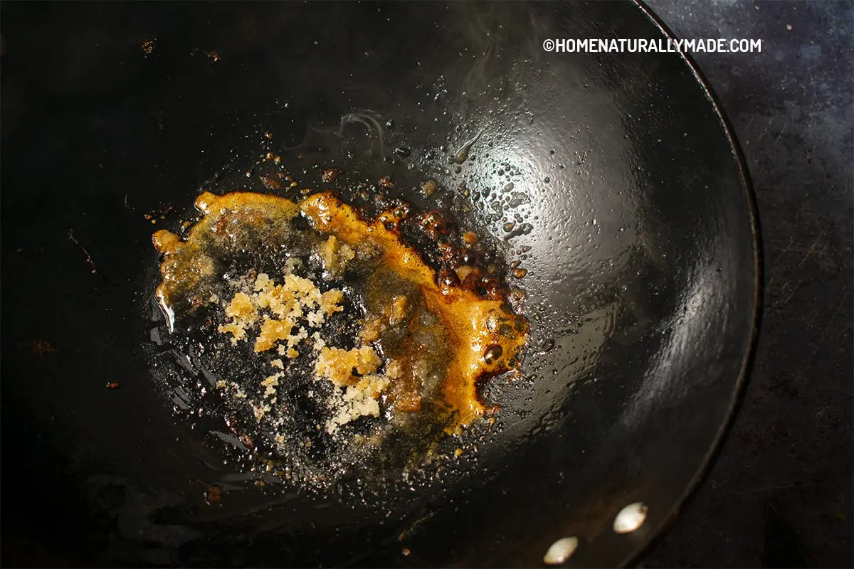 Burn sugar in the wok