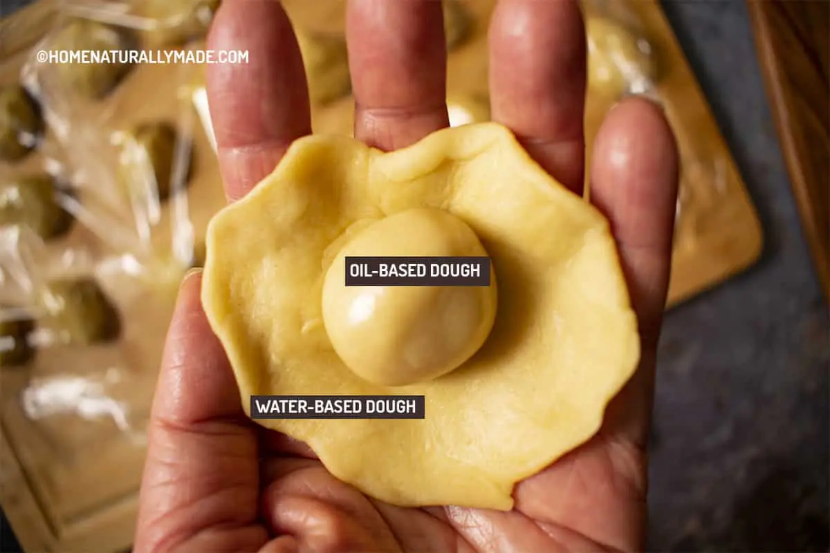 Suzhou styley flaky pasty dough uses water-based dough to wrap around oil-based dough