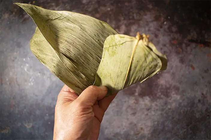 how to wrap zongzi part 1/3 step 1