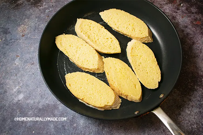Fry French toast in the fry pan