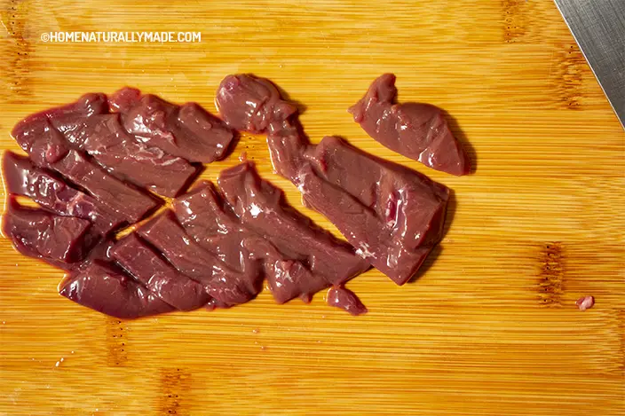 cut scored kidney into bite-size rectangles for sauteed kidneys