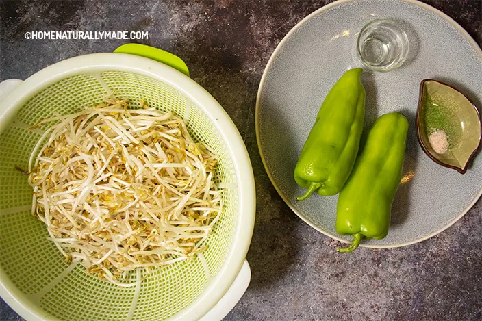 mung bean sprouts stir fry with green pepper ingredients