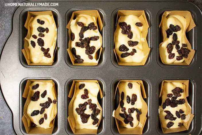 add raisin egg cake batter along with raisin to the mini loaf pan