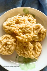 Danish Butter Cookies {Qu Qi Bing Gan}