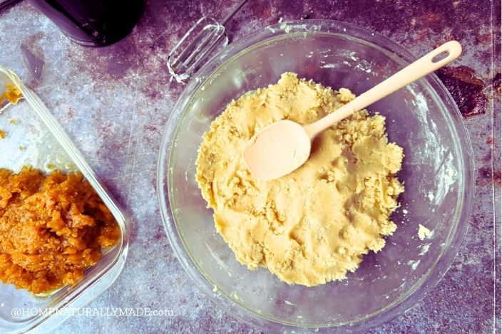 fold solid ingredients to the creamed butter/oil mixture